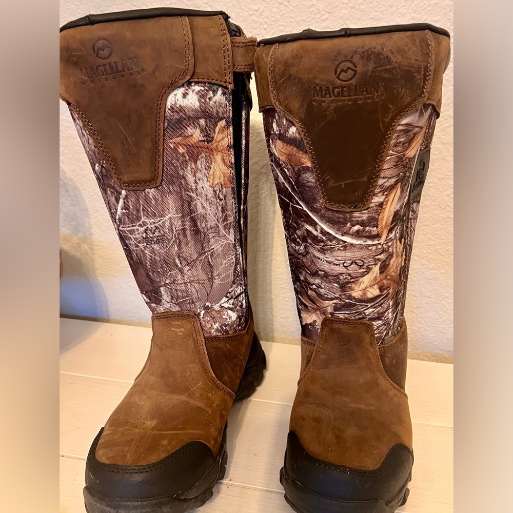 Youth Magellan Snake Boots worn only once sized 6D